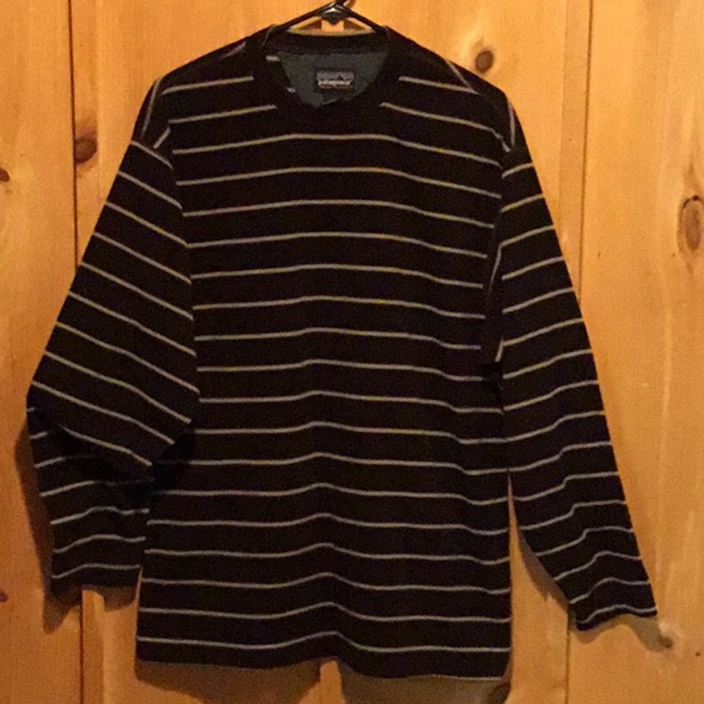Vintage Patagonia “Micro D-Luxe” crew neck sweater.
Late 90’s
Men’s Large